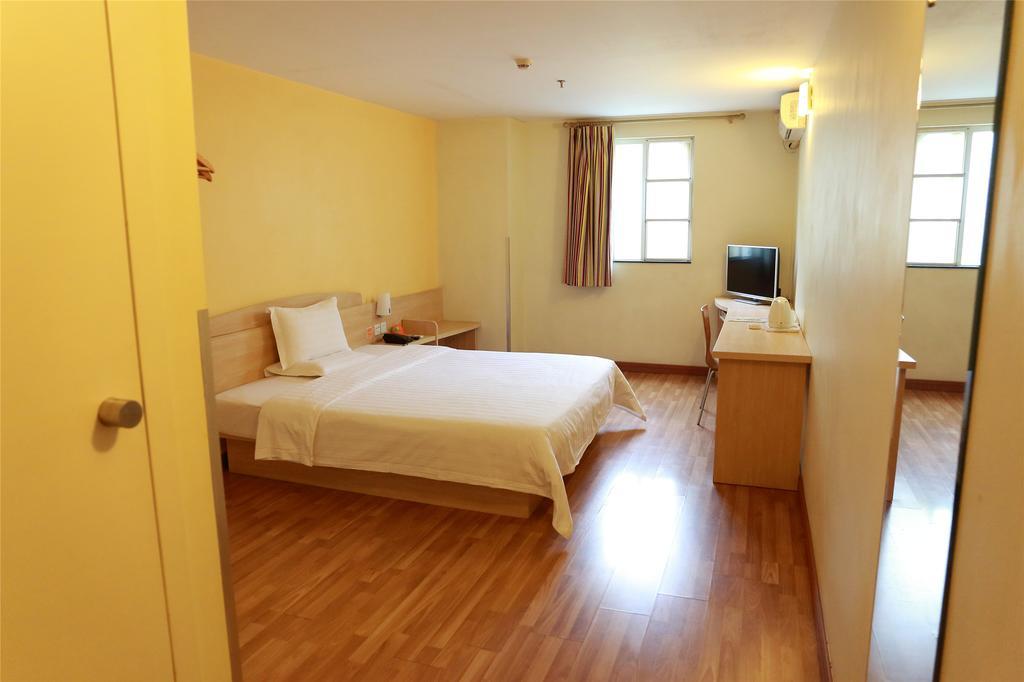 7Days Inn Suzhou Sanxiang Road Room photo